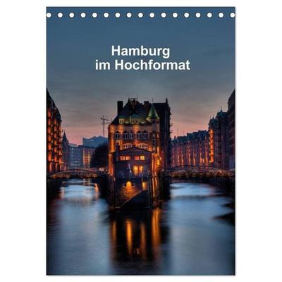 Hamburg im Hochformat (Tischkalender 2027 DIN A5 hoch), CALVENDO Monatskalender