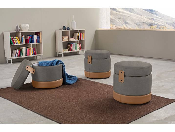 Hocker EGOITALIANO Tonder, Designhocker als Blickfang mit tollen Details, B/T 50/50cm , grau (steingrau), B:50cm H:50cm T:50cm, Luxus-Micofaser Lederoptik (100% Polyester) ist ein neues technisches Gewebe mit einem visuellen und taktilen Aspekt, der dem Nubuk sehr nahe kommt, mit innovativen Eigenschaften. Seine ausserordentliche Weichheit kommt von einem exklusiven Produktionsprozess, der Unreinheiten und Unregelmässigkeiten beseitigt. Das Ergebnis ist eine bemerkenswert samtige Faser, die durch das Vorhandensein von Körnern verstärkt wird. Von der einfarbigen Eleganz der warmen Farben und der Vielfalt an trendigen Farben, die es zu seiner eigenen Stärke und Persönlichkeit machen., Hocker, Hocker, inkl. praktischem Stauraum als funktionale Stauraummöglichkeit