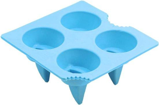 Blauwe siliconen ijsblokjes voor cocktails, melk en sap