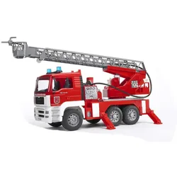 BRUDER® 01981 MAN Feuerwehr mit Drehleiter und Helm