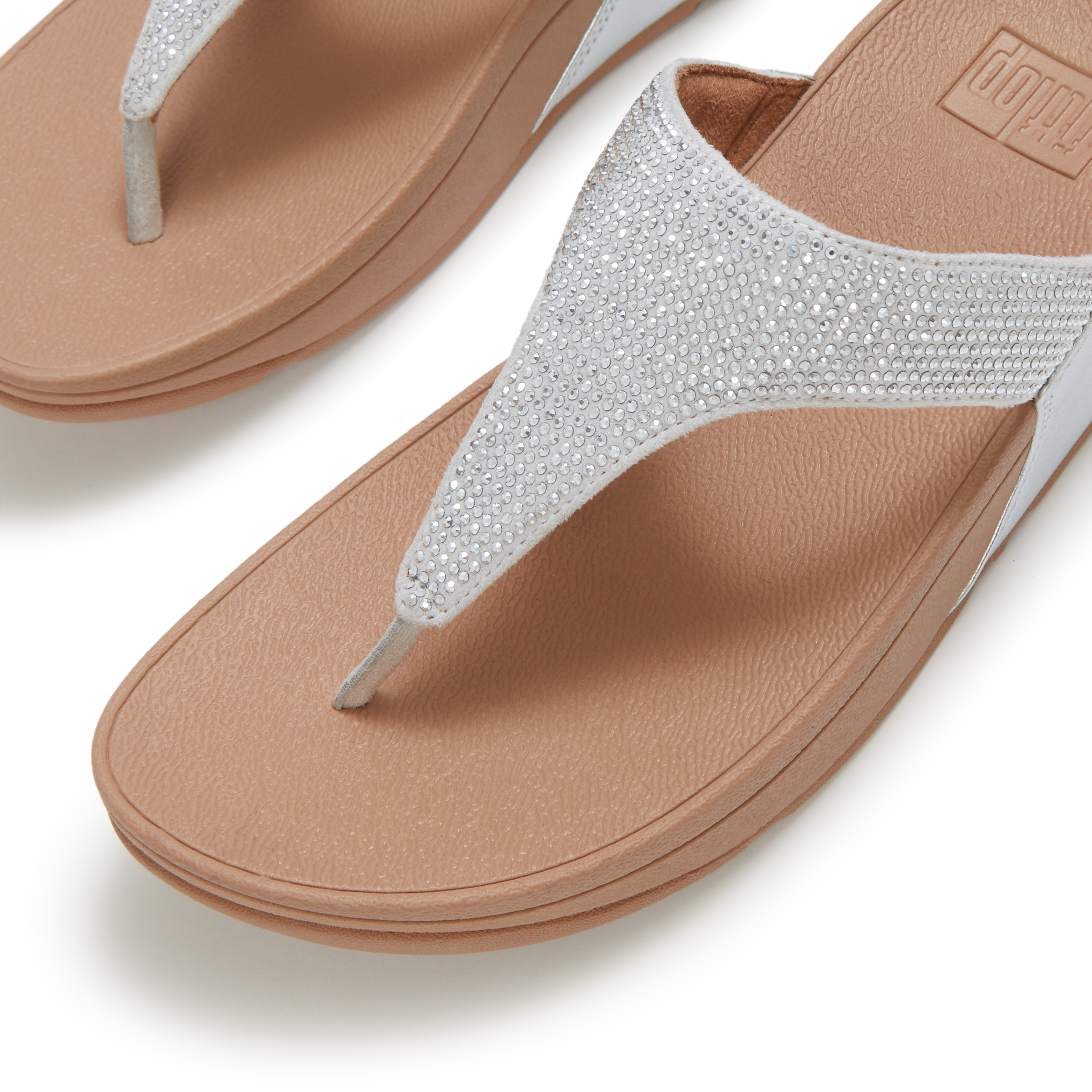 Dianette FITFLOP "LULU CRYSTAL EMBELLISHED TOE-POST SANDALS - HOTFIX", Damen, Gr. 40, Textil, beige (silberfarben), Glitzer, Schuhe Dianette, Keilabsatz, Sommerschuh, Zehentrenner mit weichem Zehensteg silberfarben 40, Textil