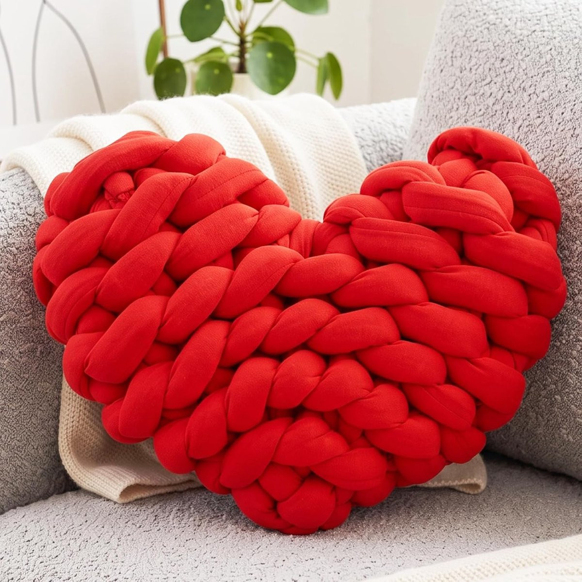 Hartvormig pluche sierkussen Love - 26 x 23 cm