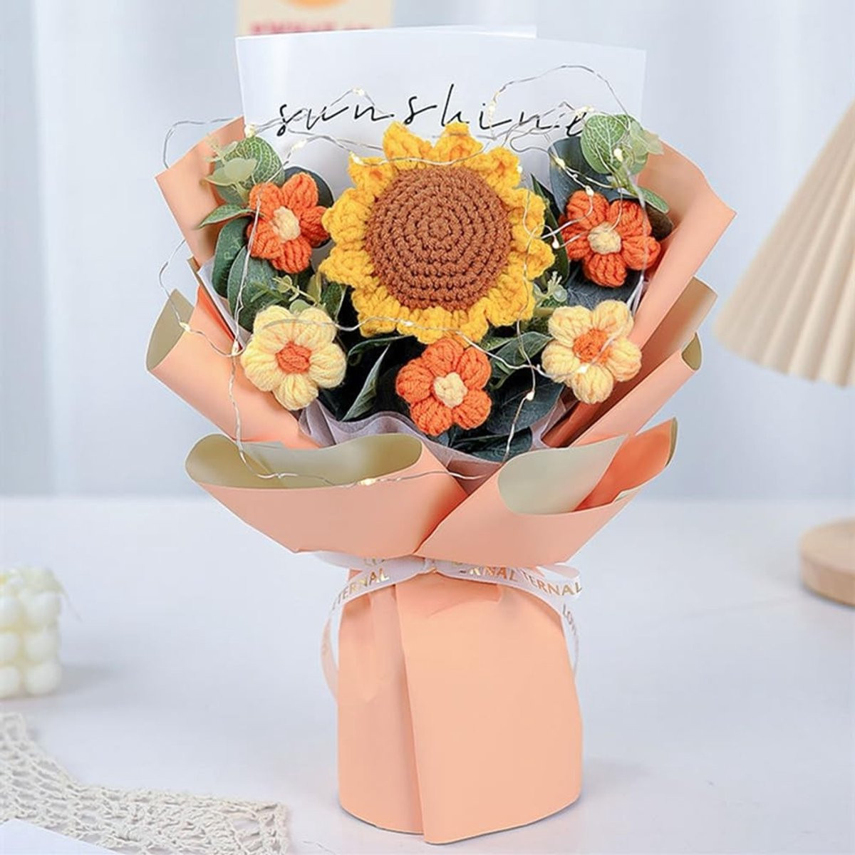 Dailygoods NatureMan Haakbloemenboeket - Handgeweven kunstbloemen met geschenkzakje - Zonnebloemen in oranje