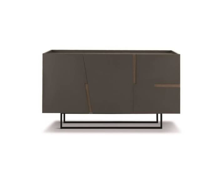Buffet bas - GIRONA - 3 portes - Corps anthracite - Inserts en teck - Pieds profilés