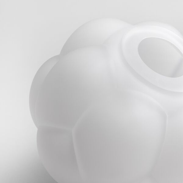 Berry Tales White Frosted, H 16cm - Kosta Boda
