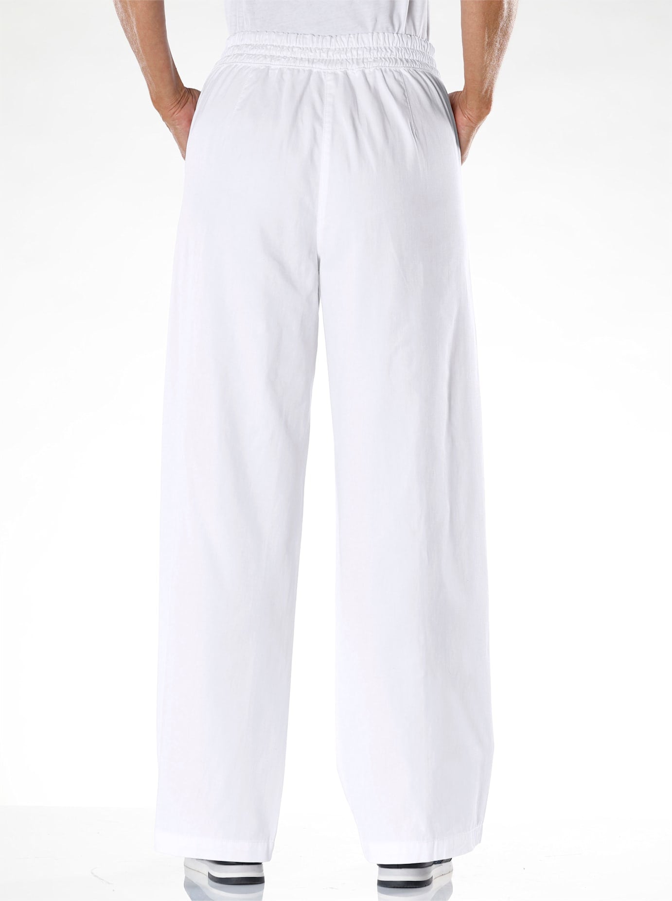 Bequeme Jeans CLASSIC BASICS, Damen, Gr. 25, Kurzgrössen, weiß, 100% Baumwolle, unifarben, lang, Jeans Bequeme Jeans weiß 25, Kurzgrössen