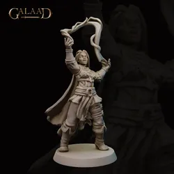 Female Mage Casting Spell von Galaad Miniatures aus Mages and Fighters Female Characters