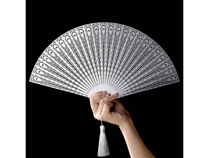 Éventail pliant en acier inoxydable, 1 pièce, grande taille, motif sculpté, ventilateur portatif en métal de Style chinois, accessoire de Performance, décoration de maison