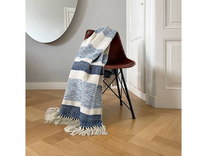 Plaid berbère granuleux bleu et blanc cassé 125x150
