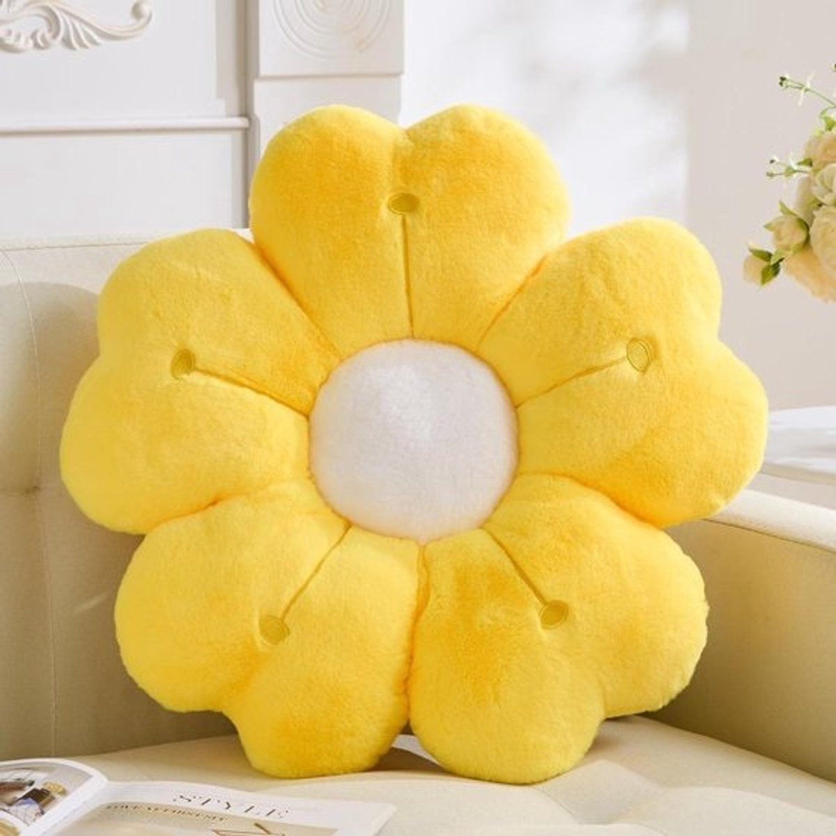 Decoratief Bloemkussen Madeliefje - Geel Pluche Kussen - 40 cm