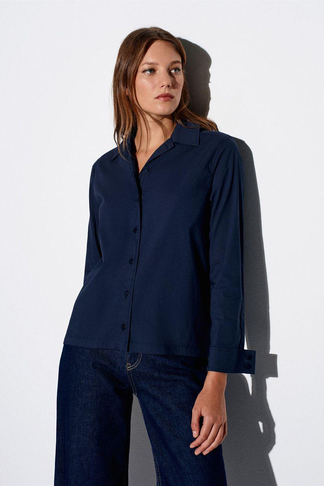 Damen Shirt mit ausgeschnittenem Muster aus festem Stoff