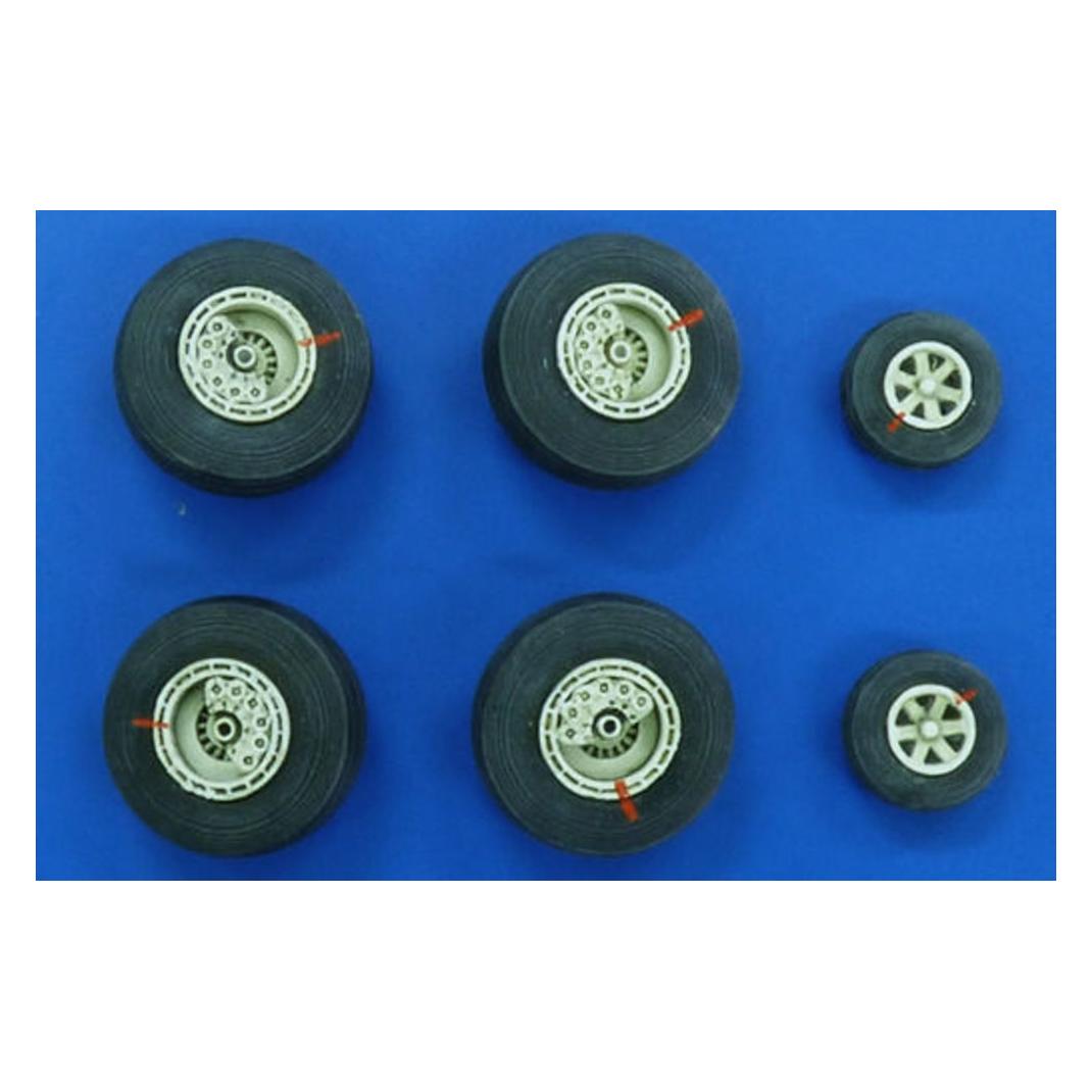 Plus Model Wheels for EC-121 Warning Star (AL7027)