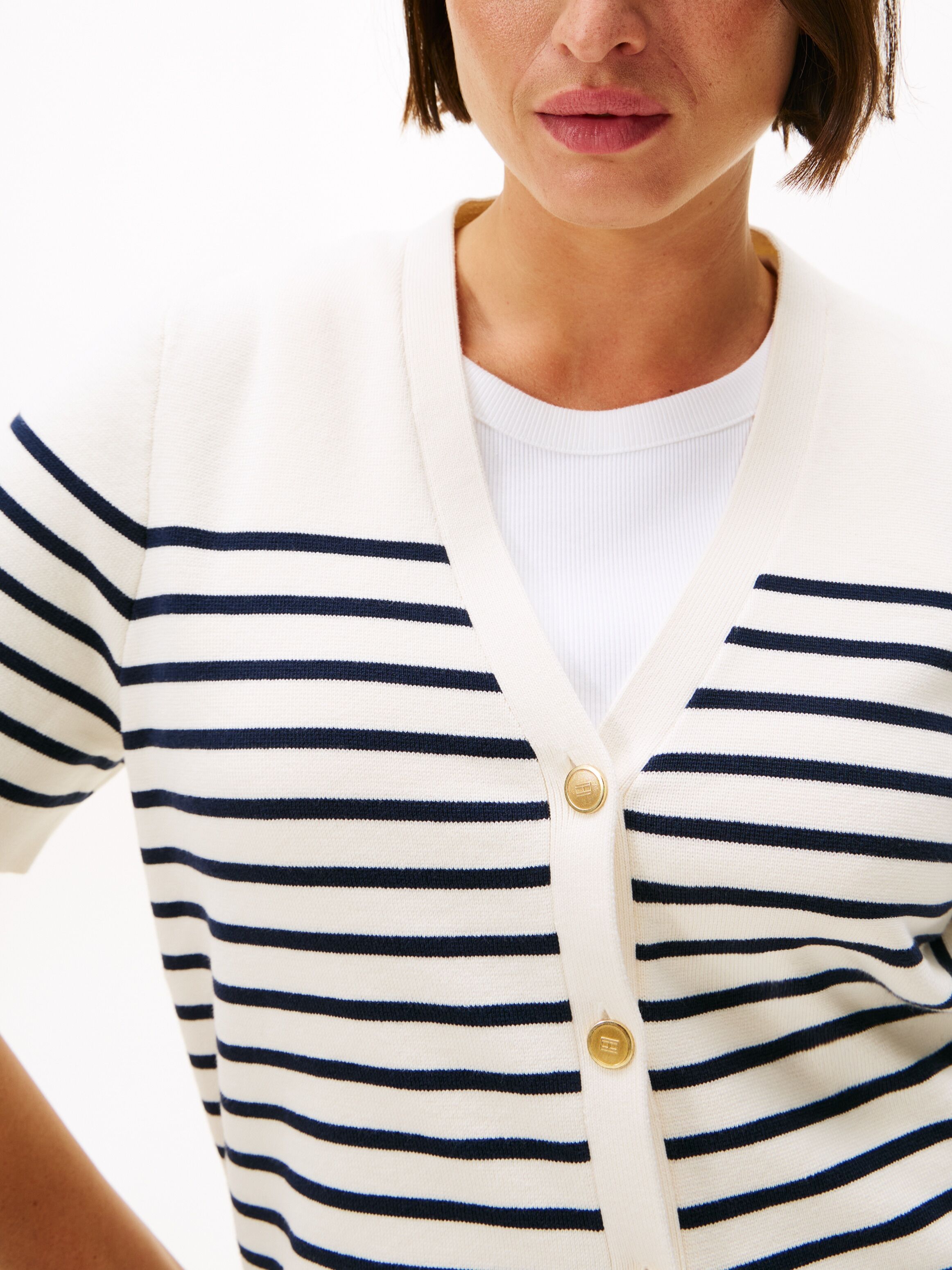 Strickjacke TOMMY HILFIGER CURVE "CRV CO JRSY MID GG GOLD BTN CRDI", Damen, Gr. 46, weiss (placed thin navy stp sweaters), Strick, Obermaterial: 85% Baumwolle, 15% Polyamid, gestreift, V-Ausschnitt, Bündchen, Strickjacken Strickjacke, in grossen Grössen, 
