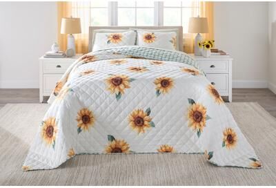 Sunflower 3-Pc. Bedspread Set by BrylaneHome in Sunflower (Size KING)
