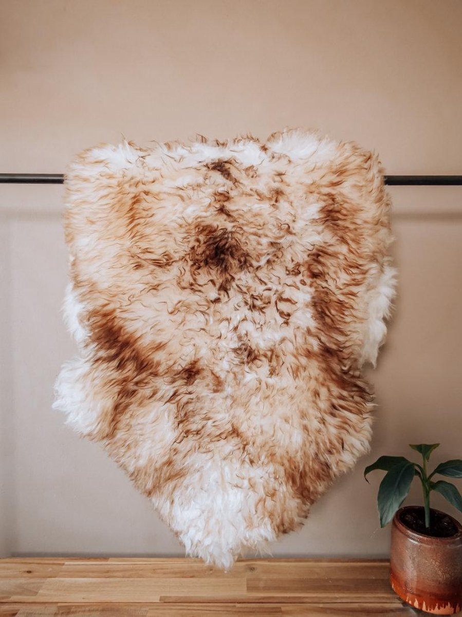 Schapenvacht Moeflon Bruin Wit Mix S (95 cm)