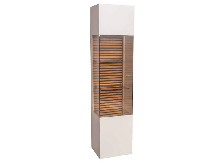 Vitrine links Yonna Hartmann