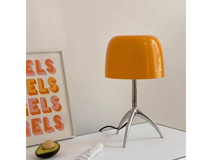 Lampe de table LED minimaliste de style Bauhaus, verre coloré nordique, lampe décorative pour chambre à coucher, bureau, sa