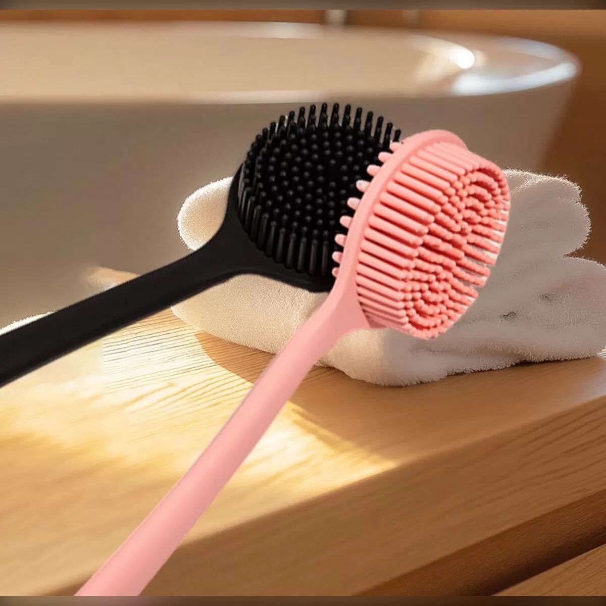 INF Silikon Rückenbürste mit langem Griff – Doppelseitige Massage für Tiefenreinigung & Entspannung Rosa