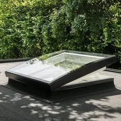 VELUX Flachdach-Fenster Basiselement CVU 060060 0225Q öffnend Kunststoff 3fach-Verglasung 60x60 cm