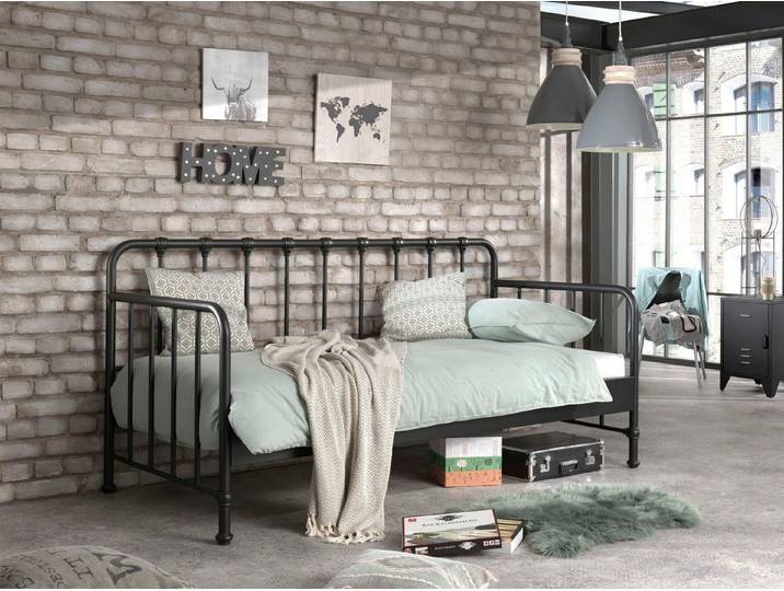 Vipack Jugendbett Bronxx Daybett, sehr stabil, gradlinige Optik in zeitlosem Design (B/H/T ca. 96,5x110x206cm, schwarz matt, inkl. Lattenrost), Liegefläche 90/200 cm, ideal für Jugend- oder Gästezimmer