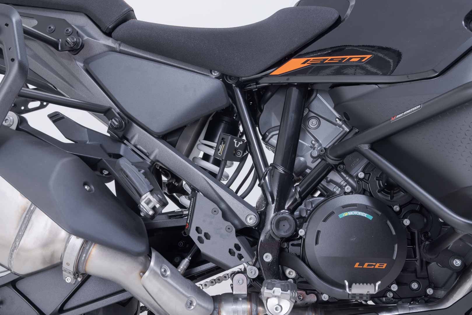 SW-Motech Bremsflüssigkeitsbehälter-Schutz - Schwarz. BMW-, Ducati-, KTM-, Husqvarna-Modelle. SCT.07.174.10900/B