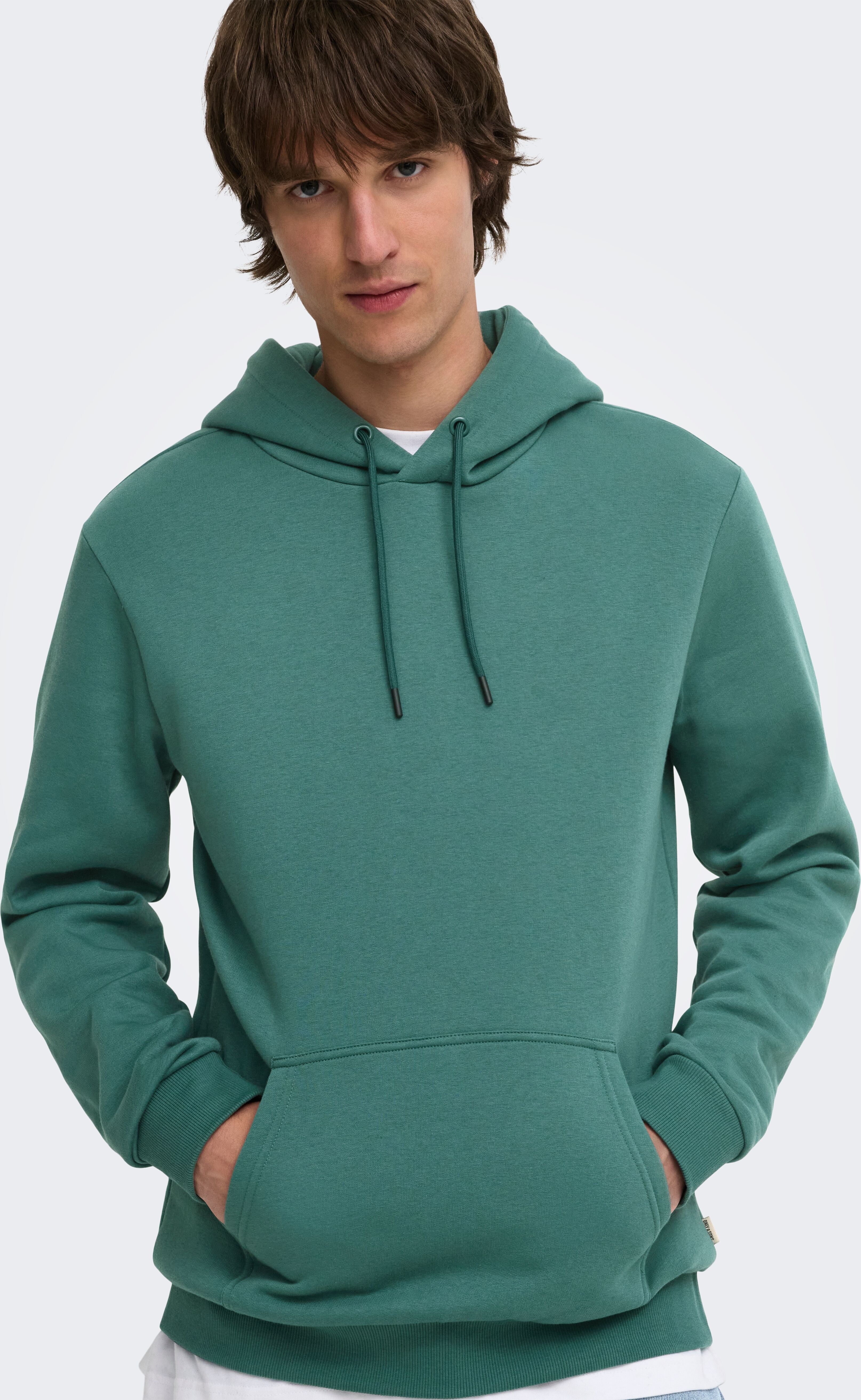 Kapuzensweatshirt ONLY & SONS "ONSCERES HOODIE SWEAT NOOS", Herren, Gr. S, grün (mallard grün), angeraute Sweatware, Obermaterial: 57% Baumwolle, 43% Polyester, unifarben, regular fit normal, Rundhals, Rippbündchen, Sweatshirts Kapuzensweatshirt, Baumwoll