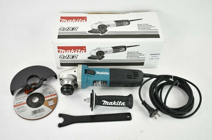 Makita 1400w angle grinder 150mm ga6040cf01
