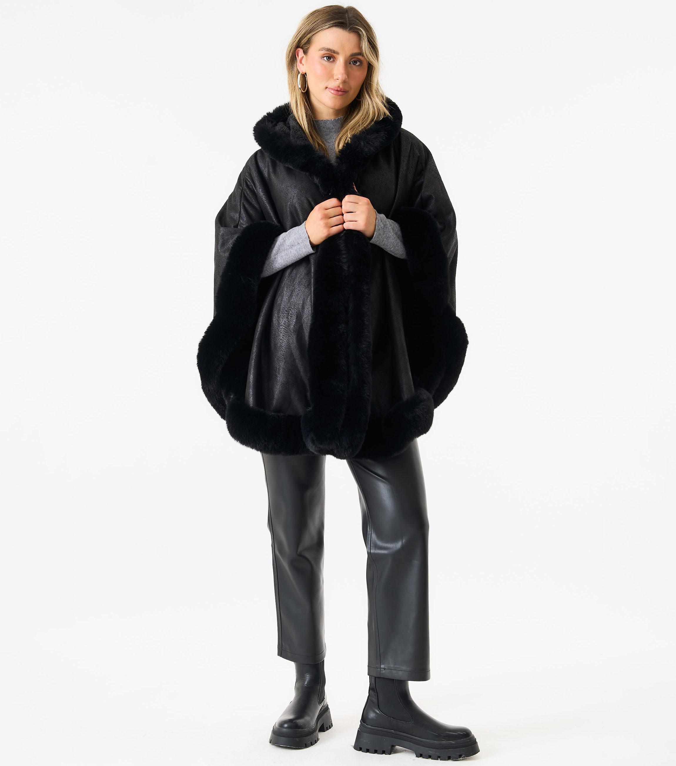 Poncho mit Pelzkragen und Taschendetail