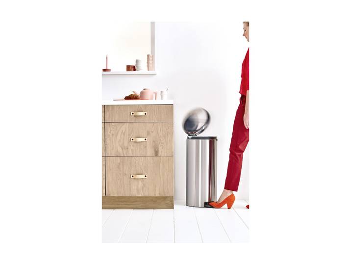 Mülleimer BRABANTIA NewIcon 30 Liter , silber (silberfarben), B:29,3cm H:67,9cm T:38cm, Edelstahl, Mülleimer, Mülleimer