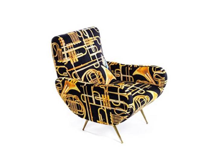 SELETTI fauteuil rembourré TOILETPAPER ARMCHAIR (Trumpets - Tissu en polyester, Structure en bois, polyuréthane et métal)