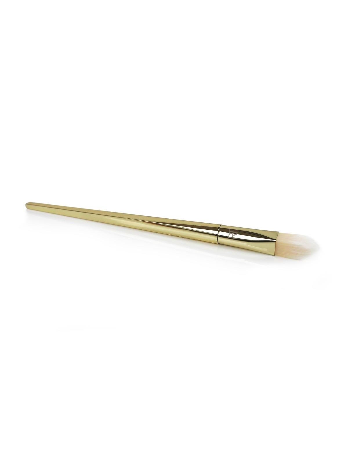 Real Techniques Concealer Brush No. 102