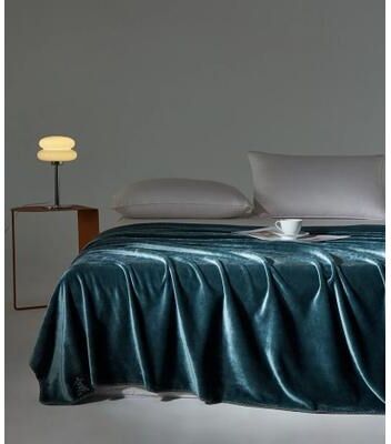 Uplift Picks Soft Velvet Throw Blanket Lightweight Travel And Nap Blanket 5 70x100 Cm 1 Pc