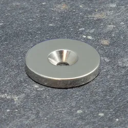 10 Scheibenmagnete, Neodym, 27 mm x 4 mm, Bohrung und Senkung (4,5/9,5 mm), N35, vernickelt, Haftkraft 8 kg, silber
