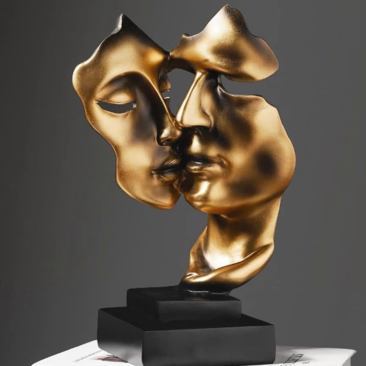 Denkerbeeld Zwijgende figuur met abstract gezicht Modern kunsthars voor woonkamer, studeerkamer en bibliotheek