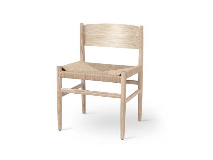 Mater Chaise Nestor chêne laqué mat, siège teinté naturel