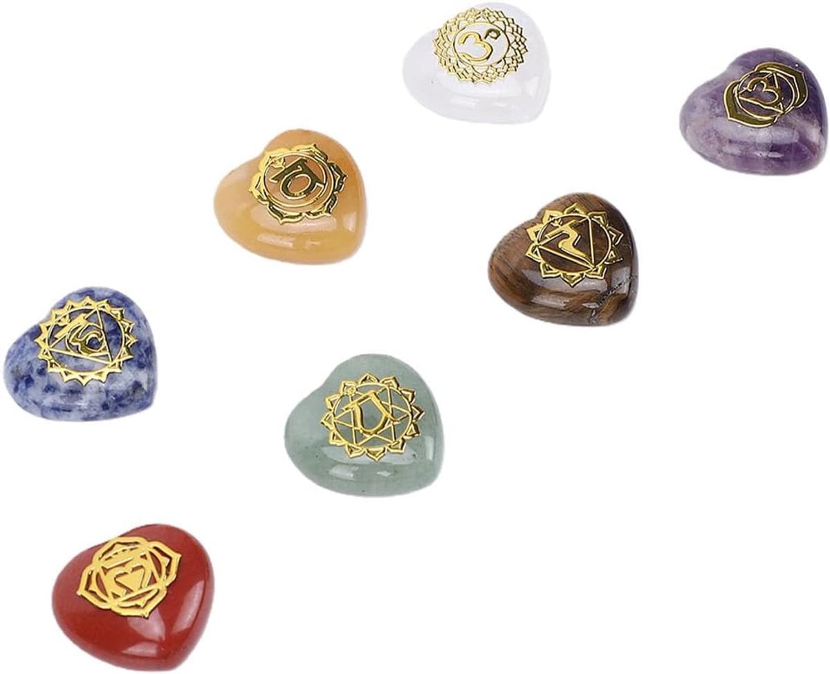 Set van 7 Kristallen Runenstenen met gouden letters voor meditatie en decoratie