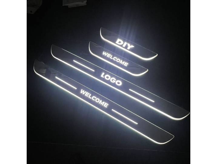 Plaque de seuil de porte LED dynamique personnalisable pour voitures – Accessoire universel pour toutes les voitures