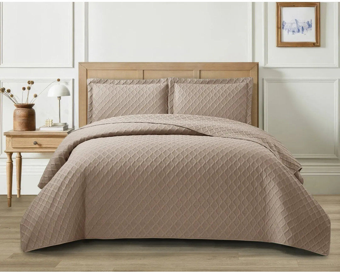 Quality & Style Polyester Solid Colour Bedspread with Pillow Shams Included Mink Double Bedspread + 2 Standard Pillowcases