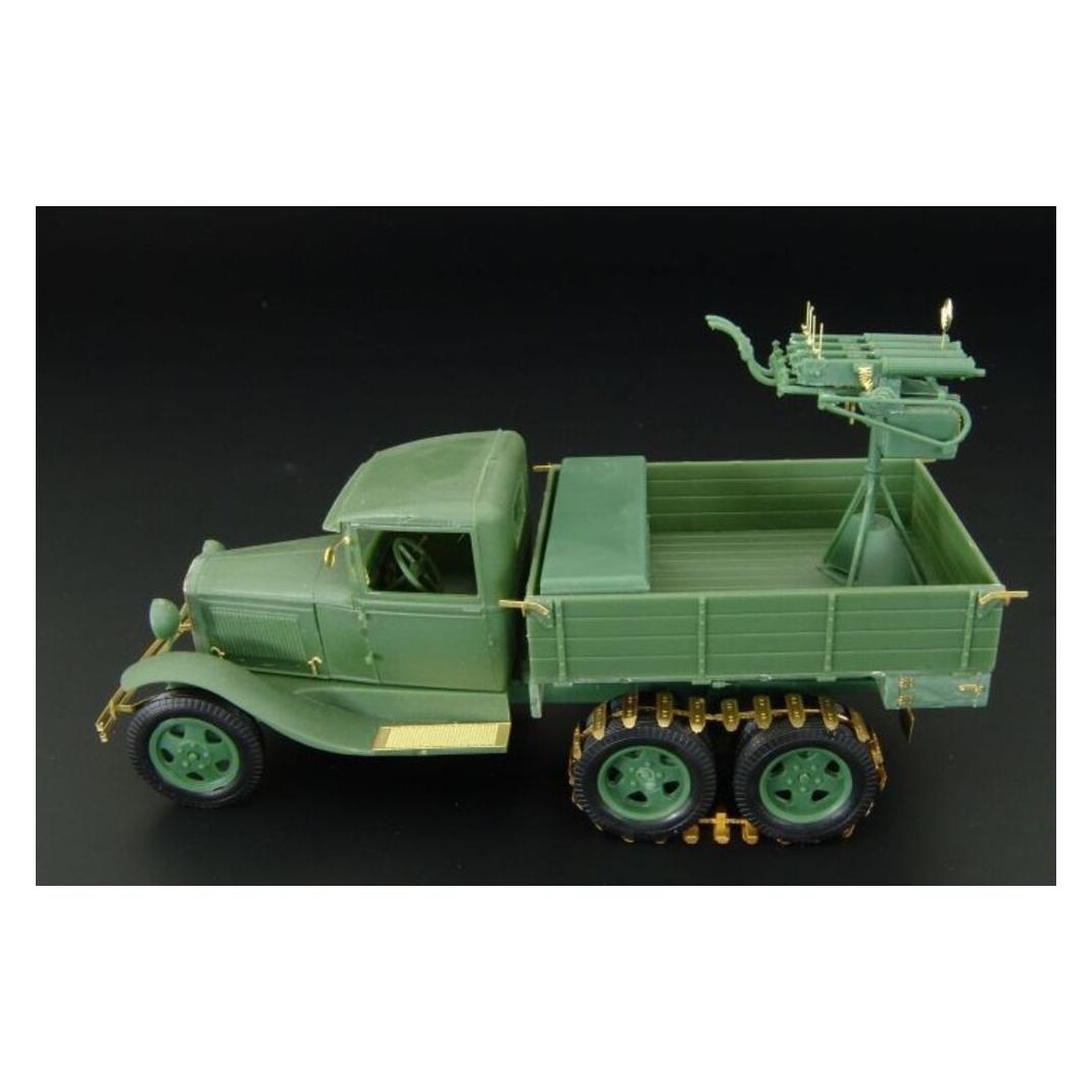 Hauler GAZ-AAA with Quadruple MAXIM AA gun (HLX48291)