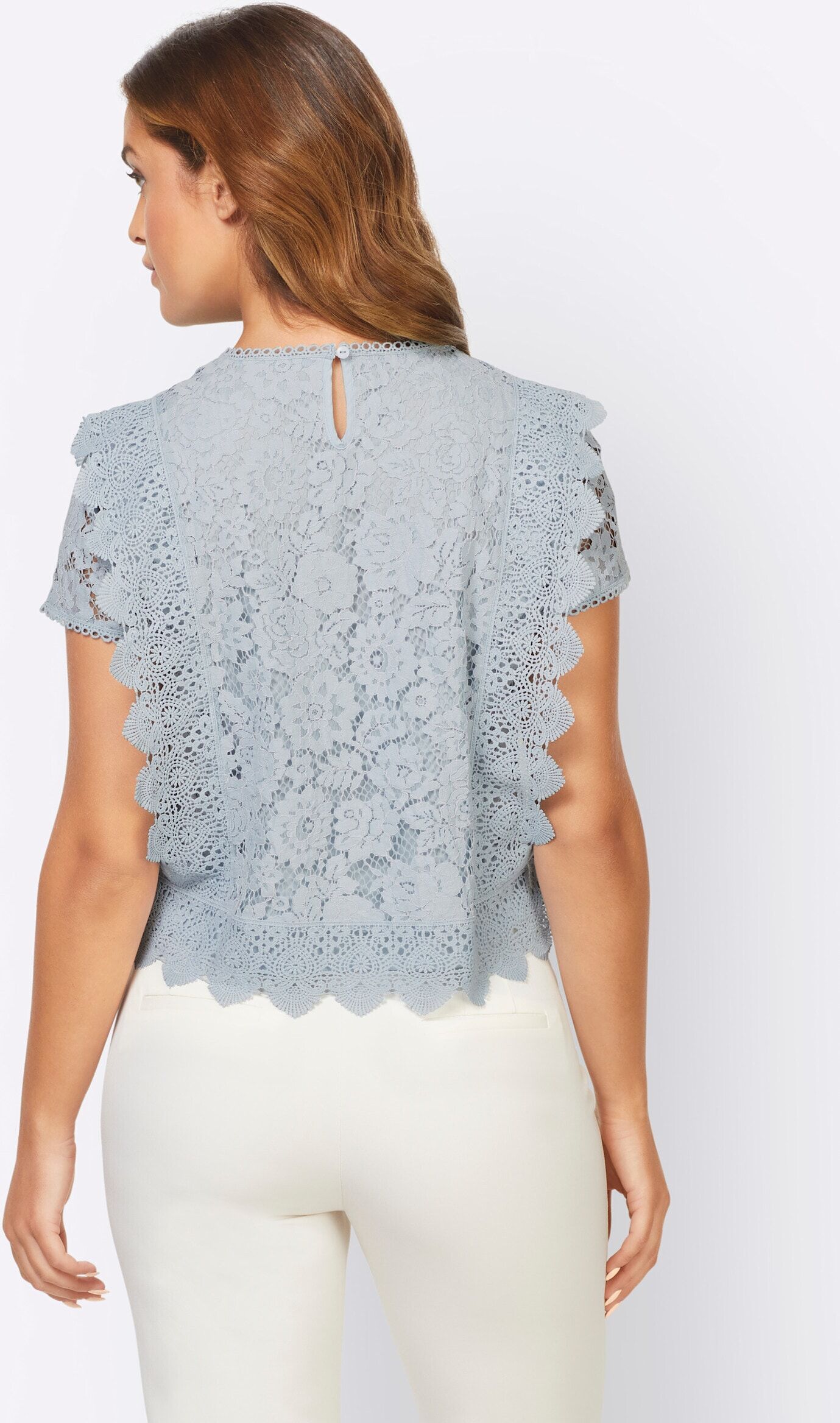 Rüschenbluse HEINE "Spitzen-Bluse Baumwollbluse aus unterlegter Spitze", Damen, Gr. 42, weiß (hellblau), Elegant, Rundhals, Blusen Rüschenbluse