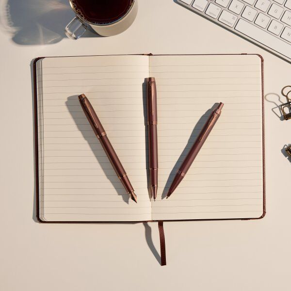 Parker Im Monochrome Burgundy Kuglepen   M