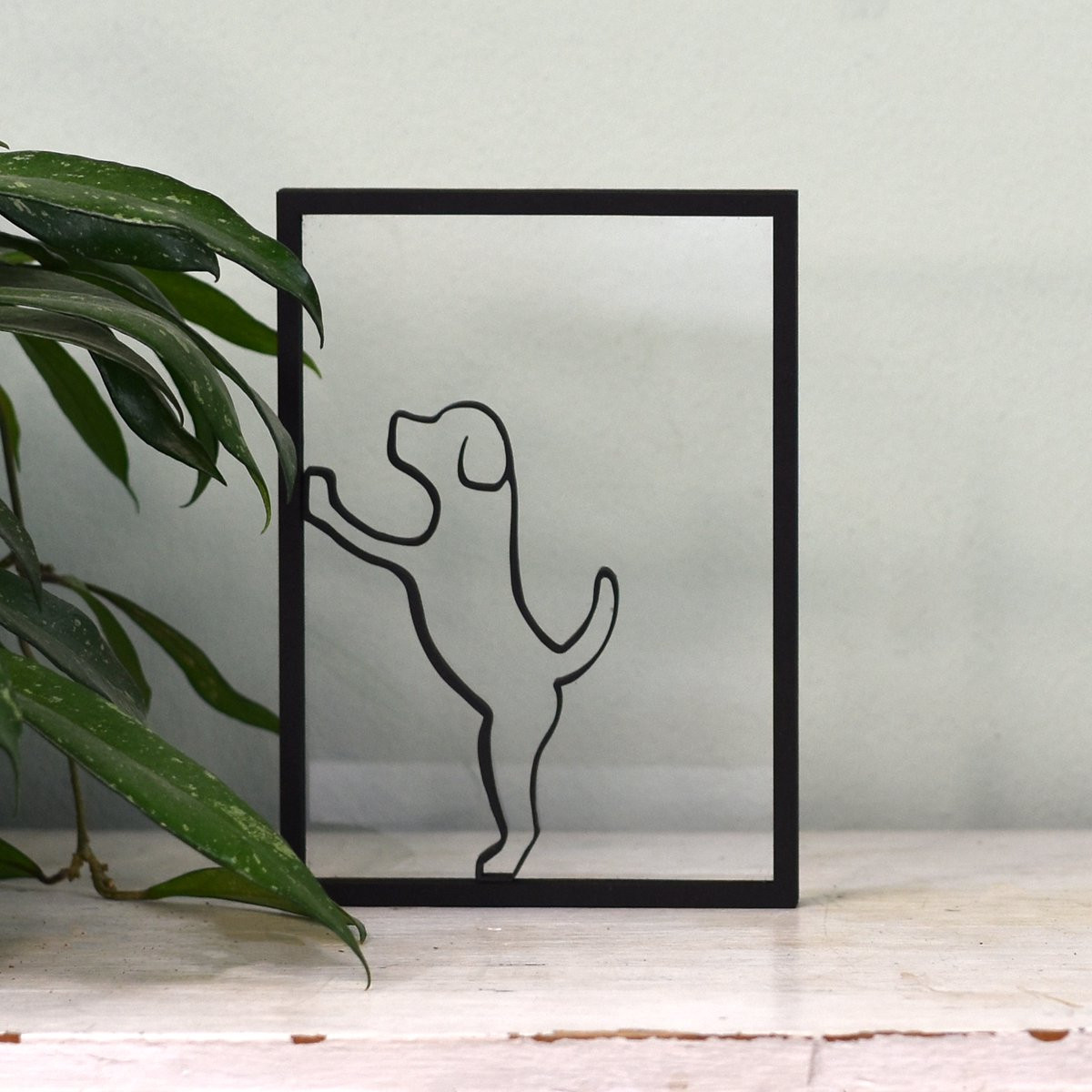 Houten Floating Frame met Speelse hond