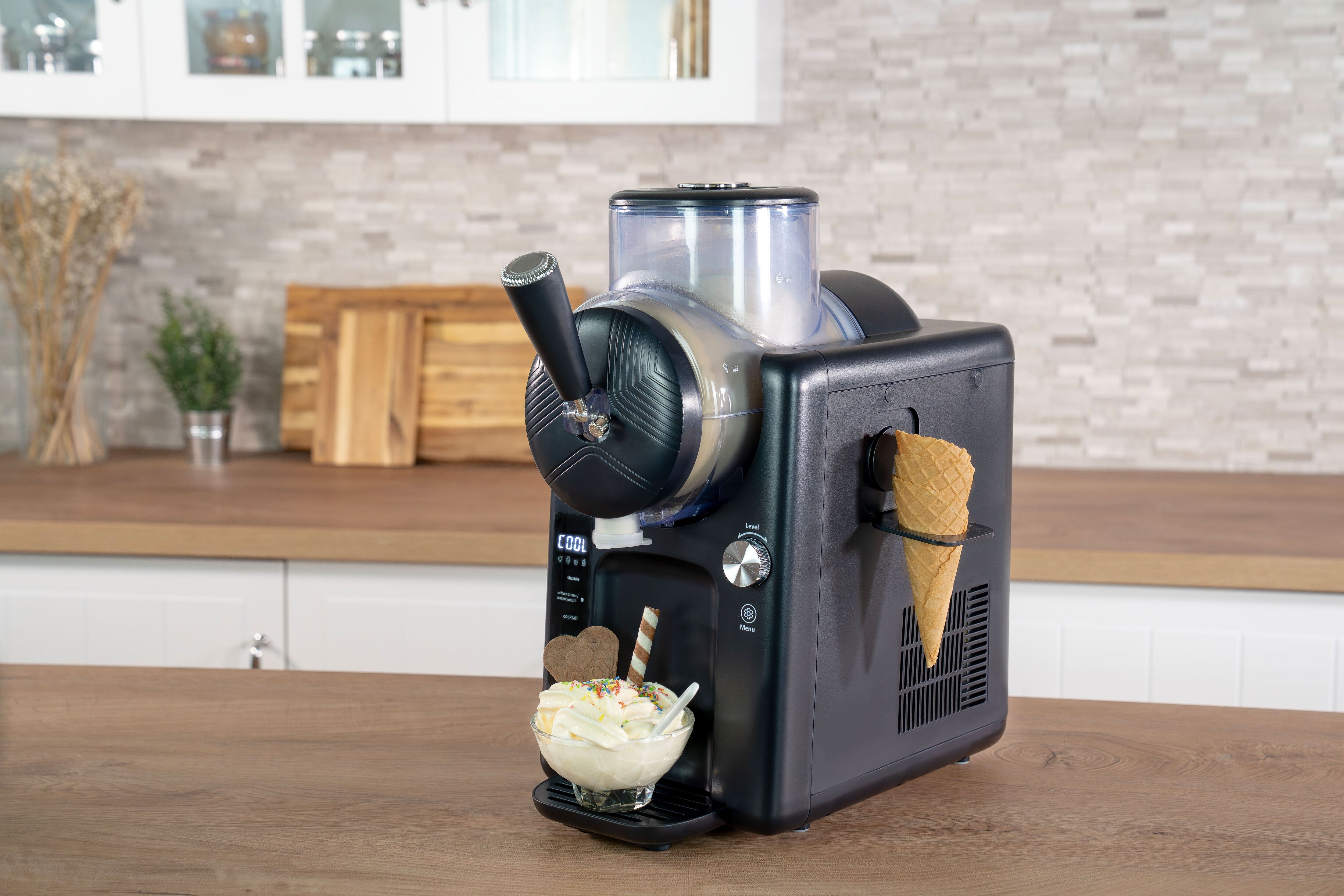 UNOLD Slush-Eismaschine "2in1 Slush- & Softeismaschine Sofie - Schwarz", schwarz, B:44,5cm H:50,9cm T:29,8cm, Eismaschinen