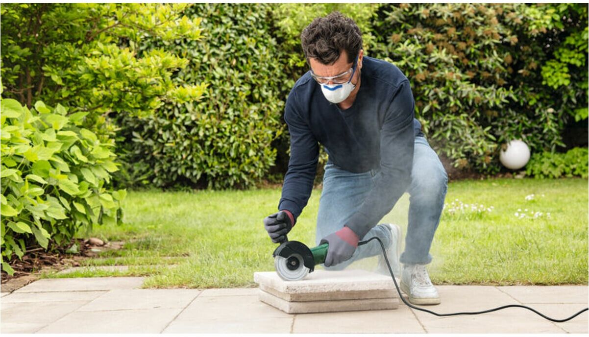 Bosch Winkelschleifer UniversalGrind 850-125 + 3 Scheiben (06033E2101)