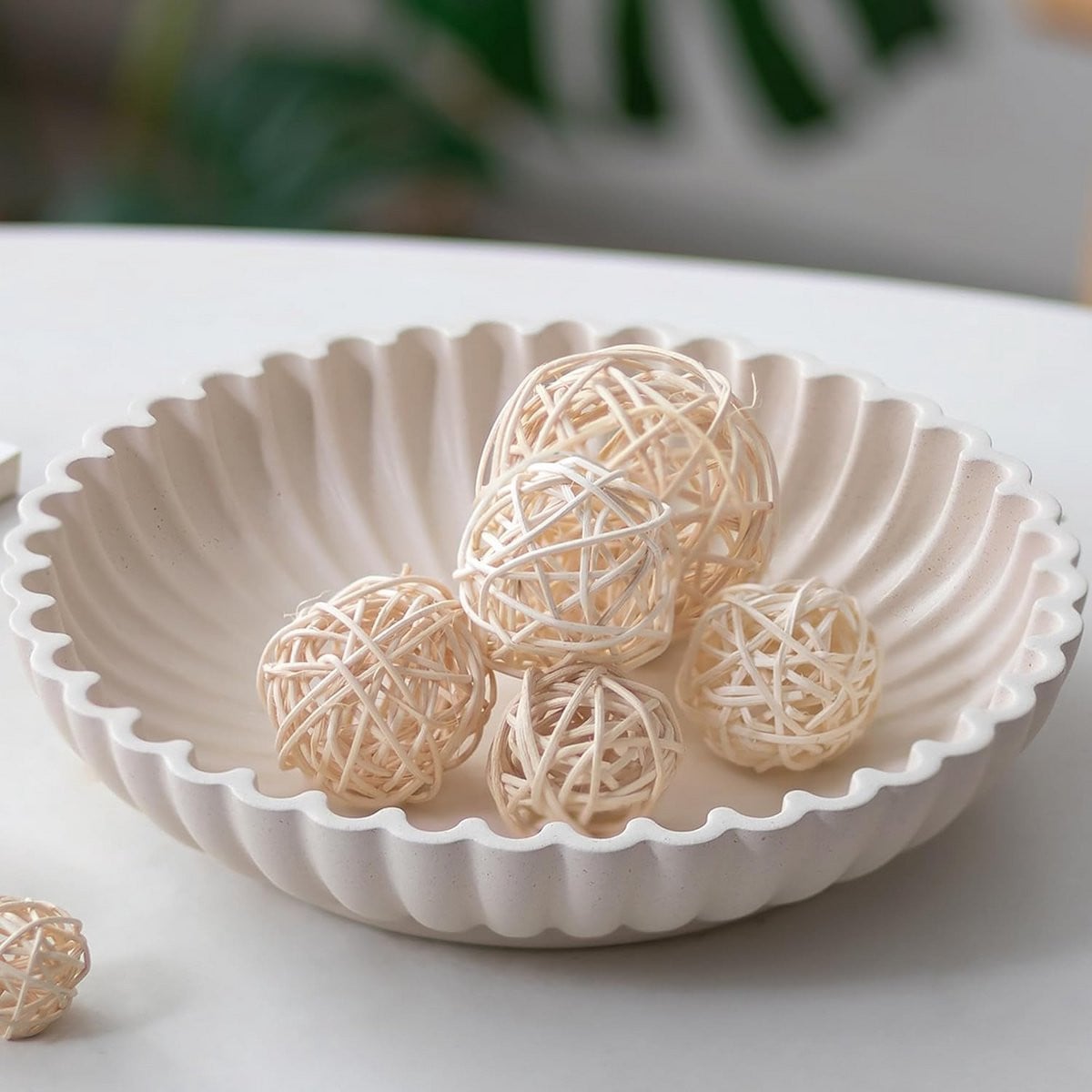 Grote Decoratieve Kom in Beige Hars - Elegant Middelpunt voor Woonkamer en Keuken