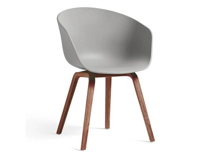 HAY - About A Chair AAC 22, Walnuss lackiert / concrete grey 2.0 (Kunststoffgleiter)