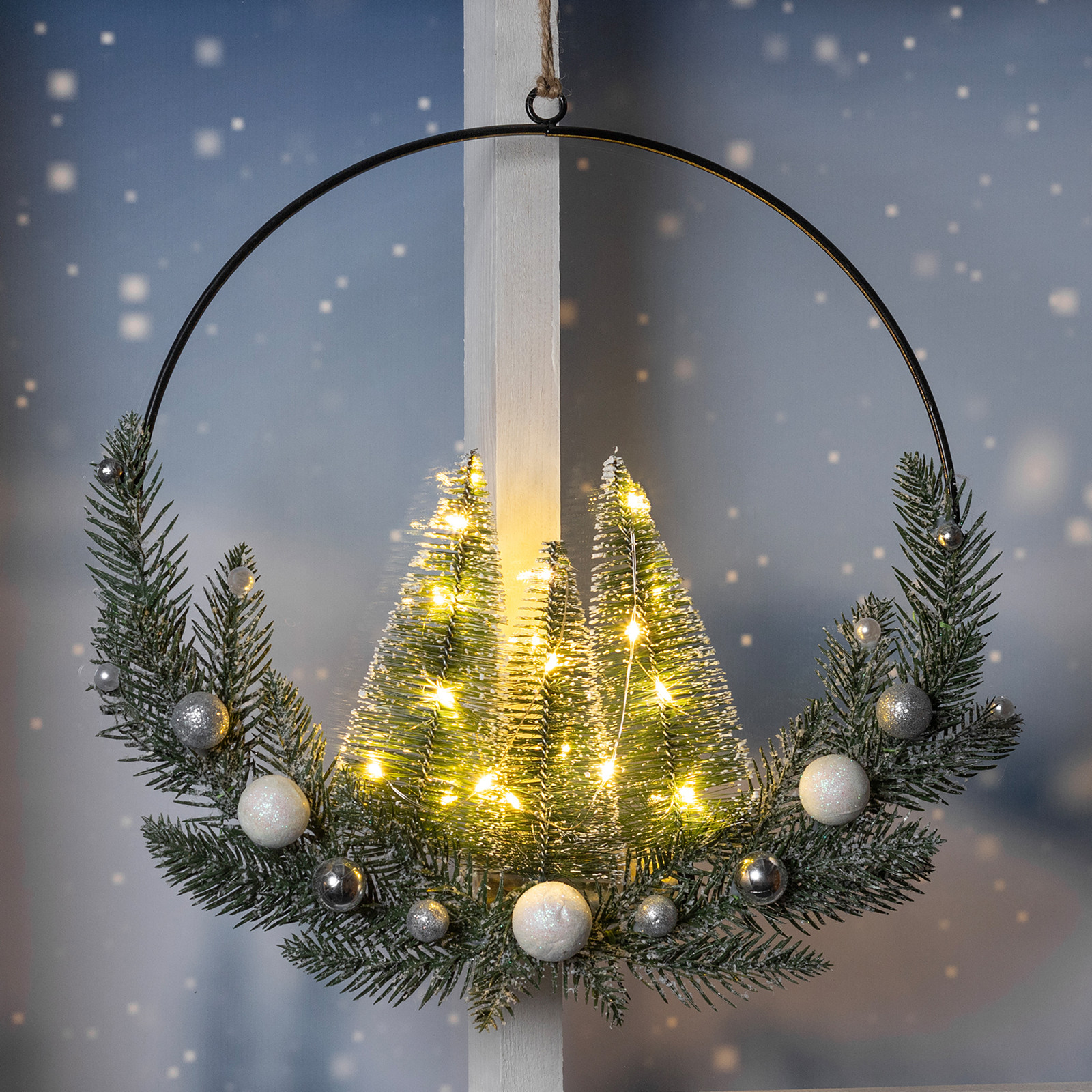 Spetebo Winterse decoratieve ring met LED-verlichte dennennaalden, Diameter: 30 cm