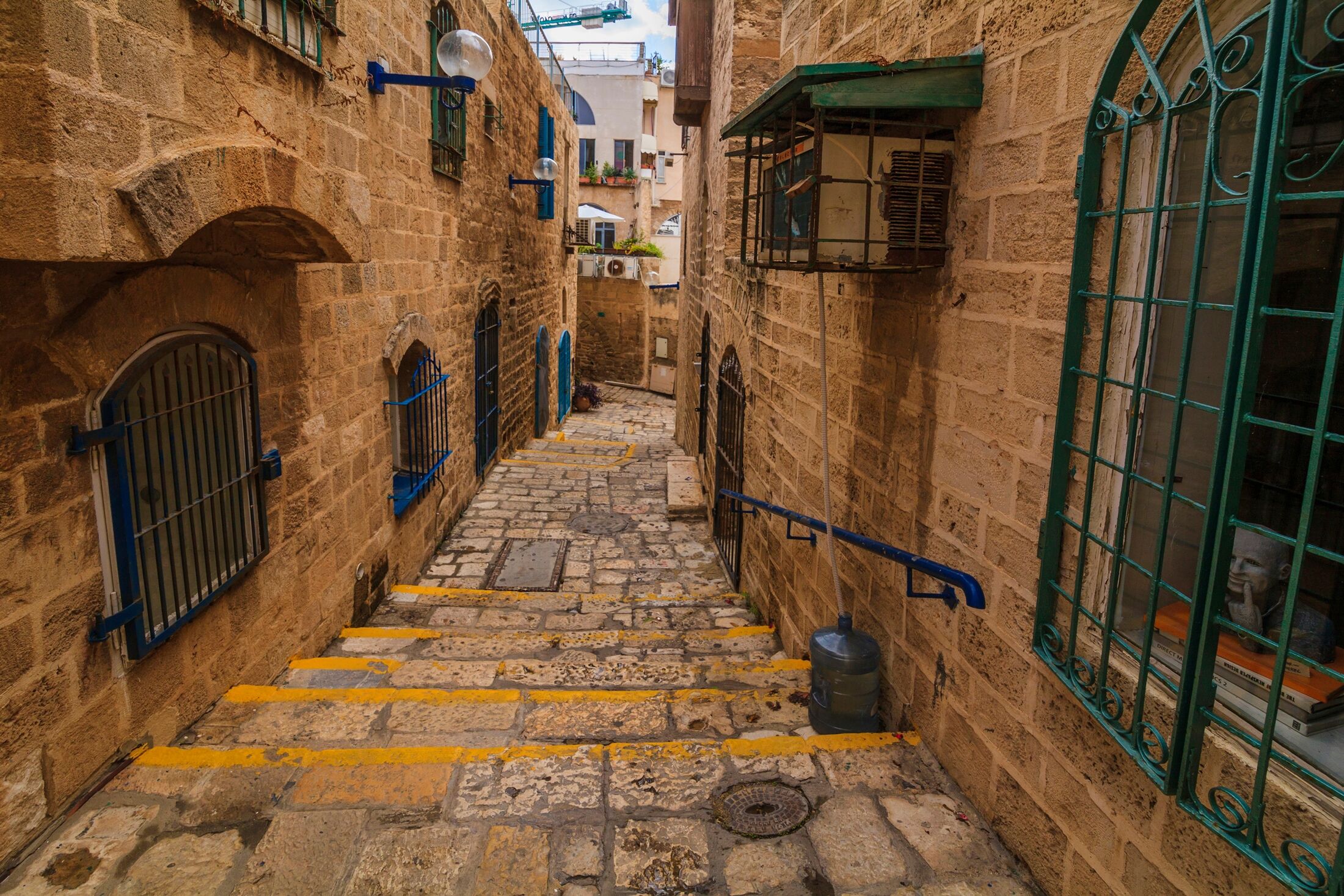 Fototapete PAPERMOON "Tel Aviv-Jaffa Alte Gasse", bunt, B:3m L:2,23m, Vlies, Tapeten, Fototapete bunt B/L: 3m x 2,23m, Bahnen: 6 Stk.