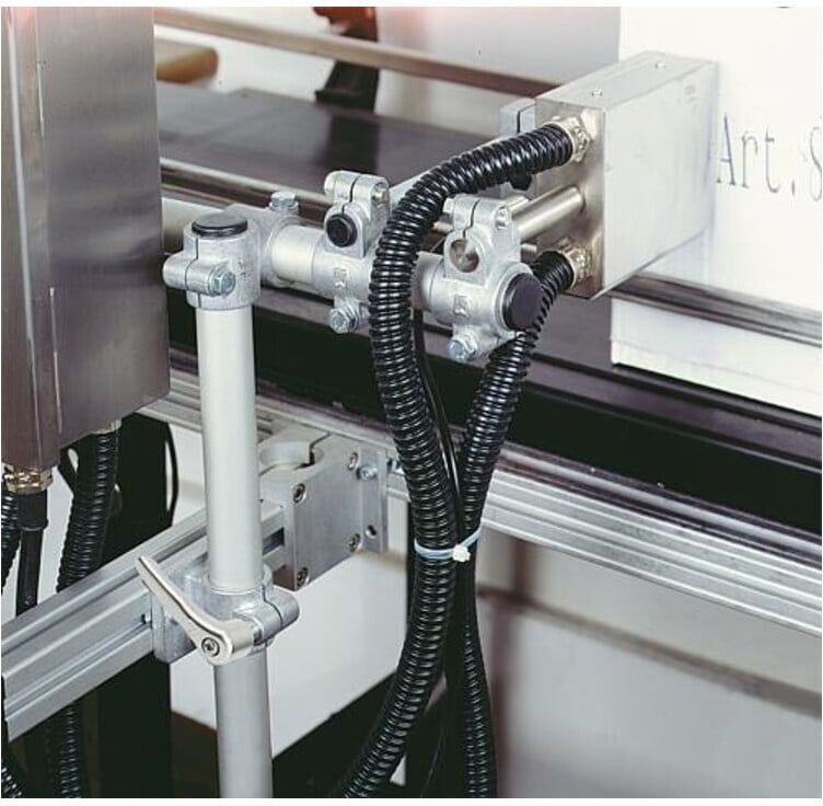 KIPP Rohrverbinder Kreuzstück Aluminium für Rund- & Vierkantrohre Stahlkomponenten (K0474.53030)