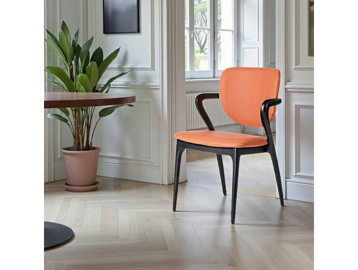 Chaise en cuir avec accoudoirs ALDER - Terracotta - noir